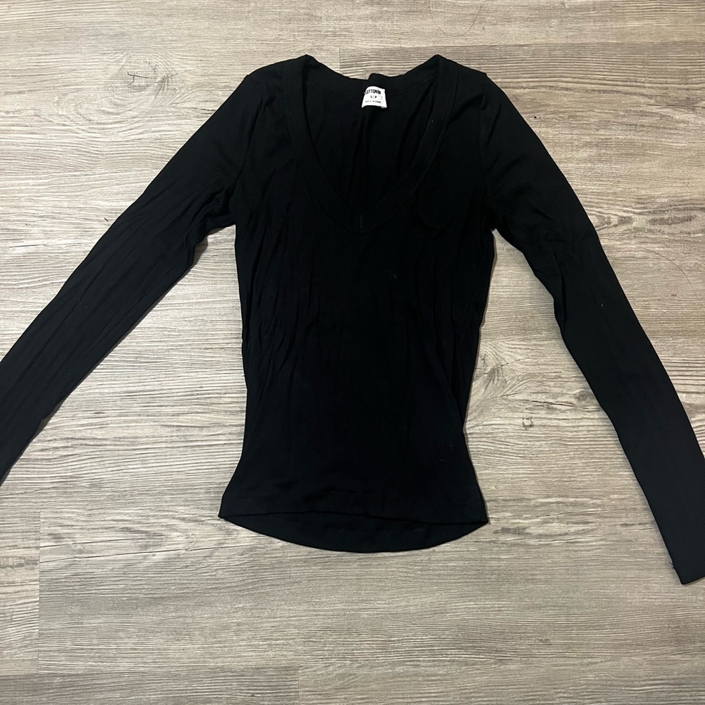COTTON ON S black long sleeve v neck